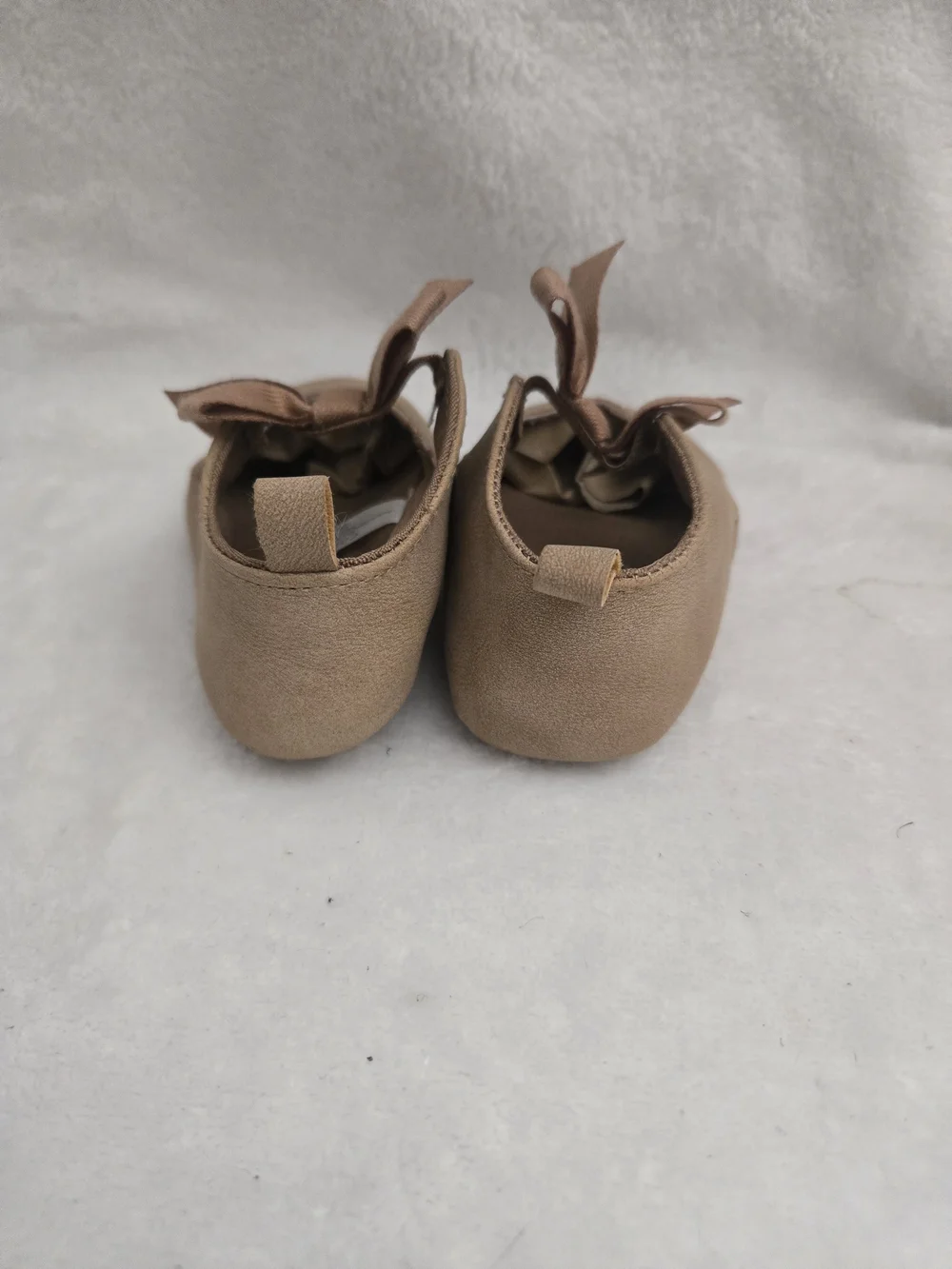 Carter's Toddler Bow Mary Jane Shoes in Taupe Size 3   6-9months
